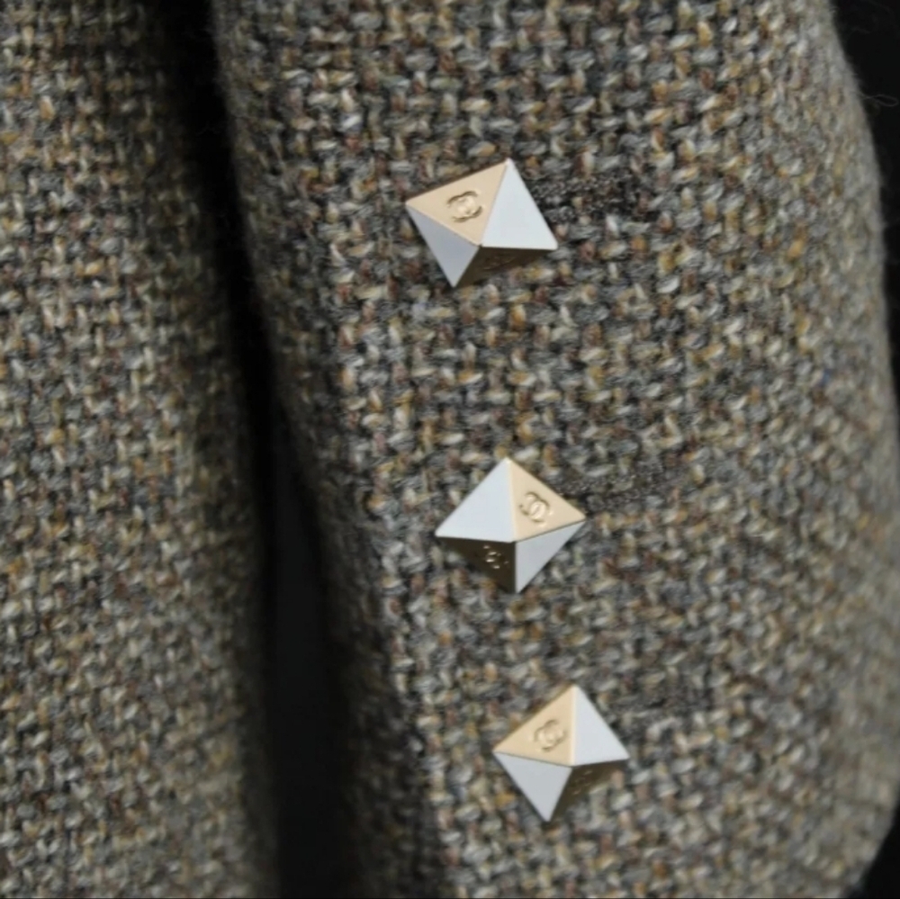 CHANEL VINTAGE WOOL SUIT - SIZE 36 - Picture 6 of 16